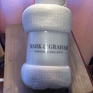 💥🔥 SALE: Mark and Graham blanket💥🔥